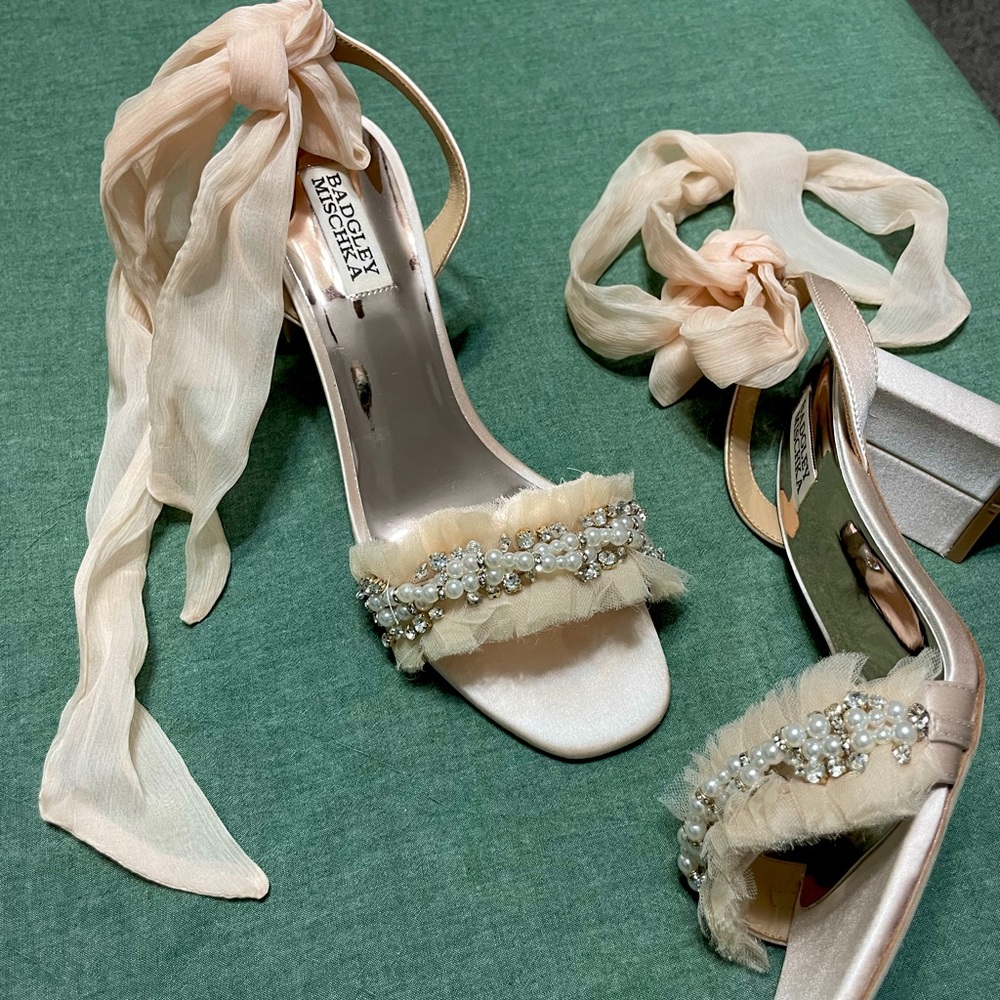 Badgley Mischka Women's Tana Heels | Size 7.5 - Picture 3 of 5